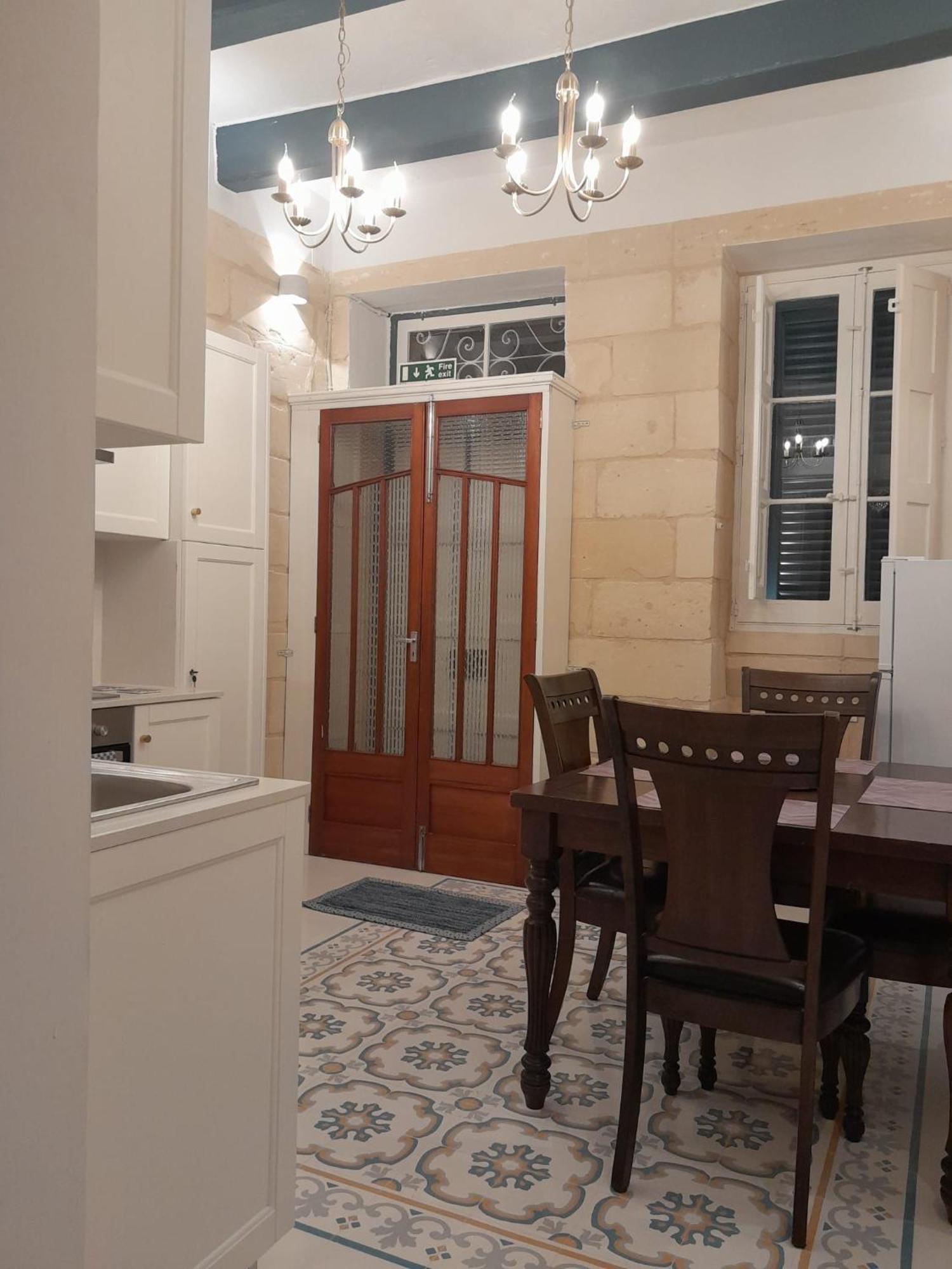 Charming Town House In Cospicua, Valperga Rooms Exteriör bild