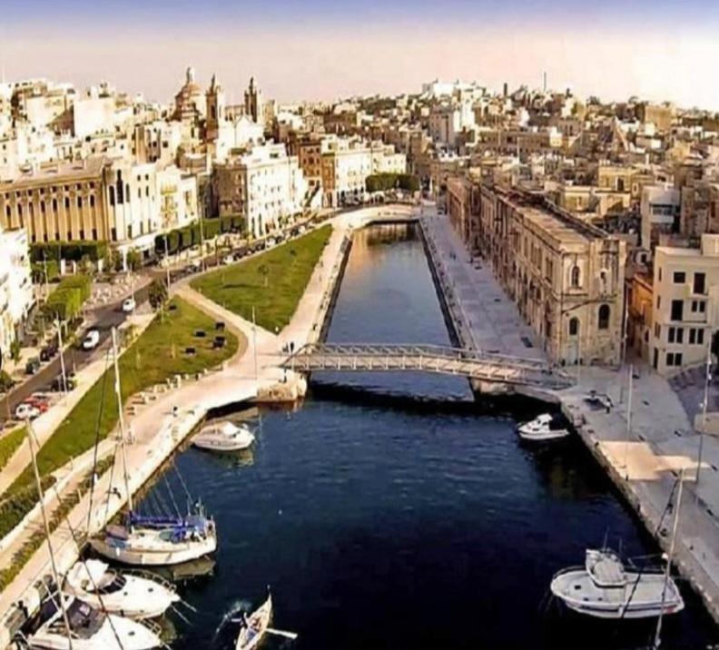 Charming Town House In Cospicua, Valperga Rooms Exteriör bild